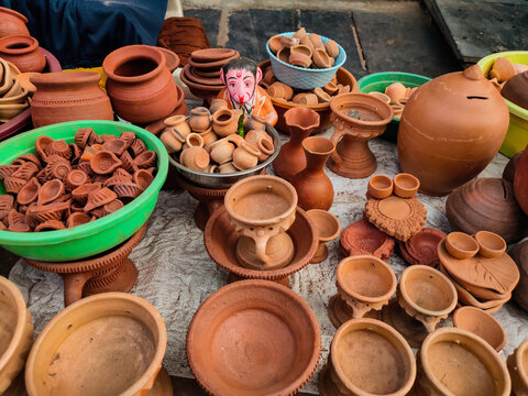 http://atiyas.techluminous.com/storage/photos/1/Category/Clay Utensils.jpg